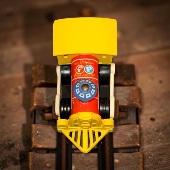 Vintage 1964 Fisher Price TOOT TOOT TRAIN #643 Wood & Plastic Pull Toy - Picture 2 of 7